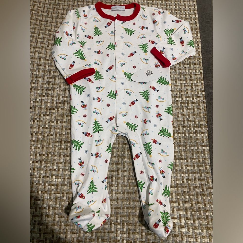 Hug me first Christmas sleeper. Nwt 9-12m